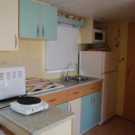 Mobilehome Familial Pres De Royan 营地